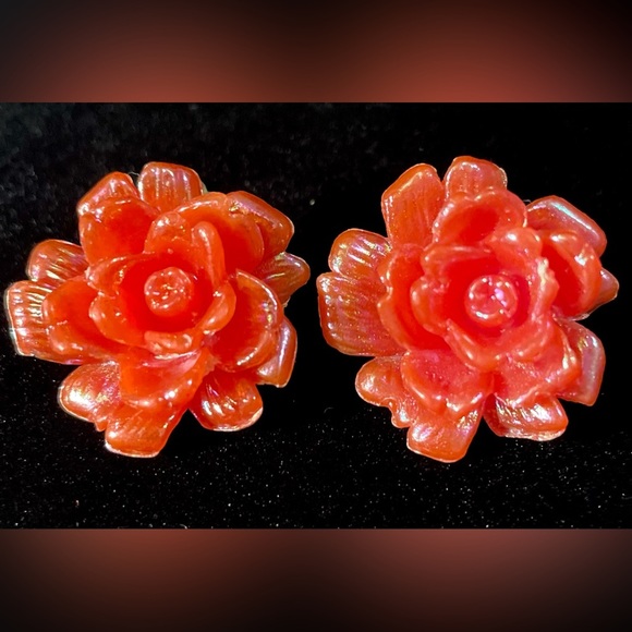 Beautiful vintage red orange rose clip on earrings​ - Picture 1 of 6